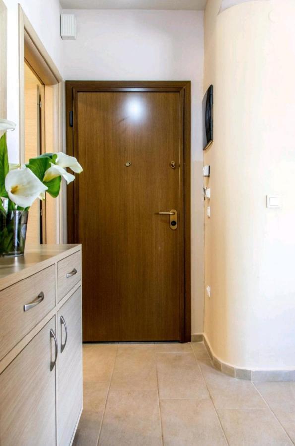 Canal Luxury Apartments Nea Poteidaia Eksteriør billede