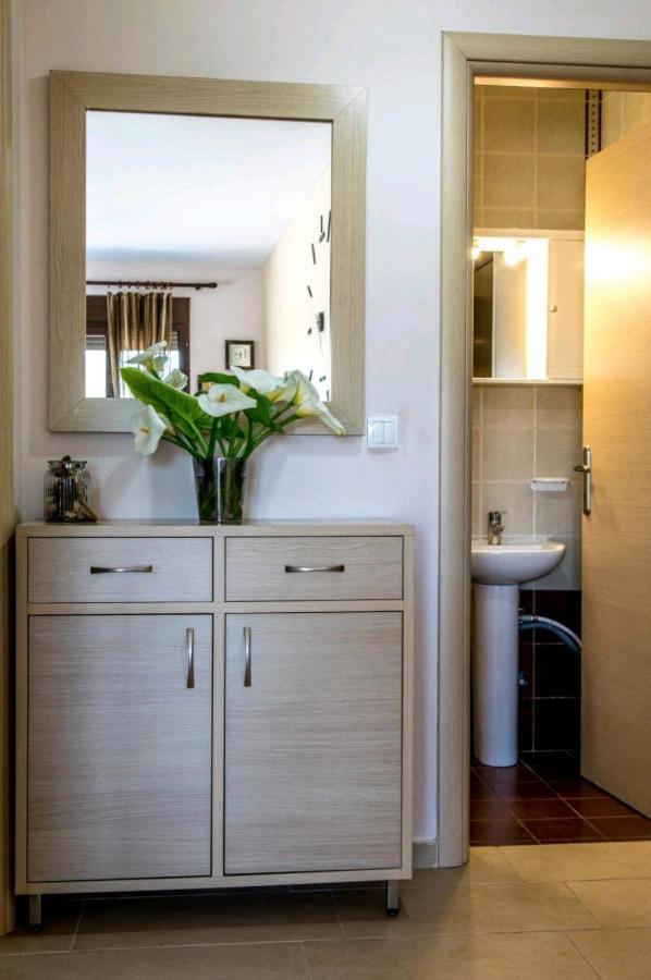 Canal Luxury Apartments Nea Poteidaia Eksteriør billede